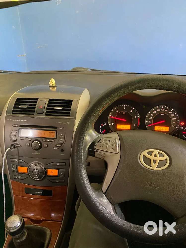Toyota Corolla Altis 2011