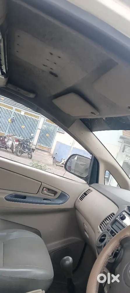 Toyota Innova 2.0 E 2008
