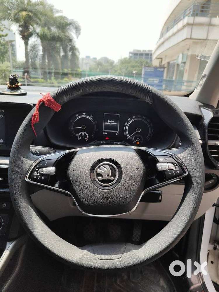Skoda Kylaq Signature, 2026, Petrol