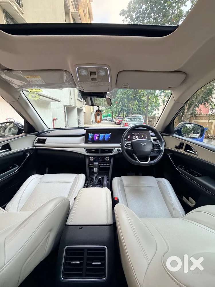 Mahindra Xuv700 2.2 Ax 7 Diesel At Str, 2023, Diesel