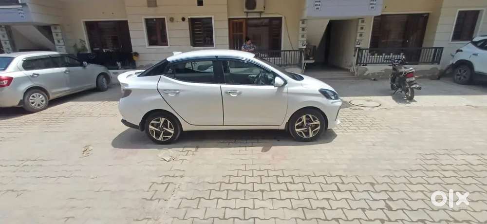 Hyundai Aura Sx Cng 2024