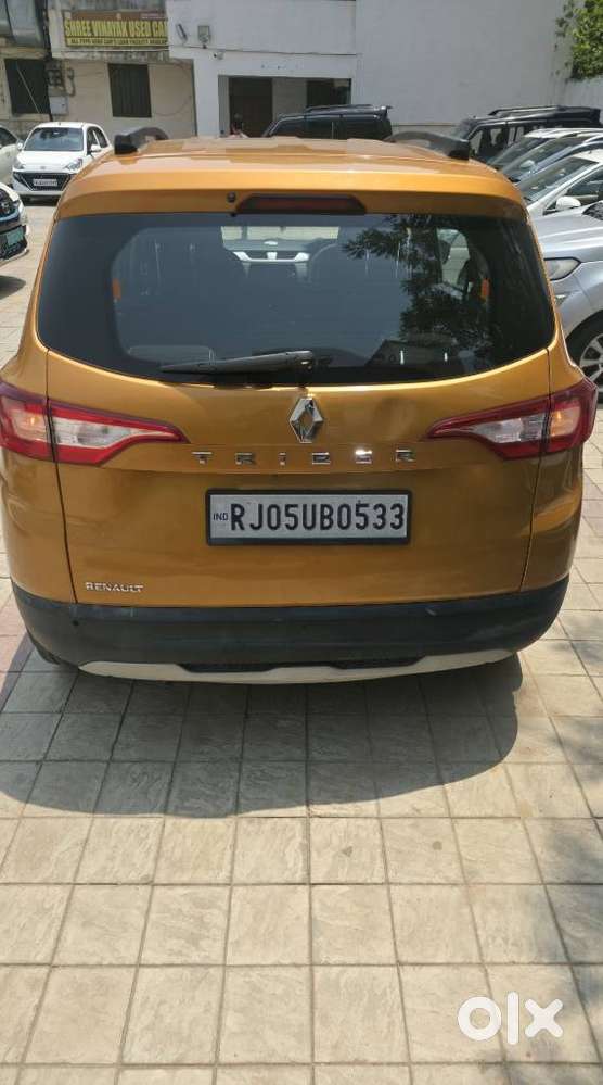 Renault Triber Rxz, 2022, Petrol