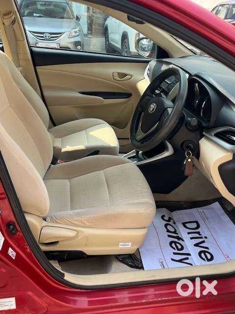 Toyota Yaris J Cvt, 2018, Petrol