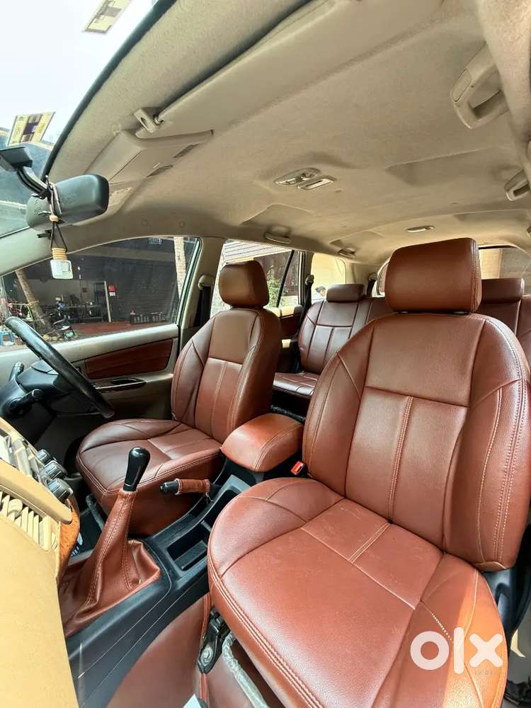 Immaculate 2015 Toyota Innova Mt - Silver - Neat & Clean - 160k Km