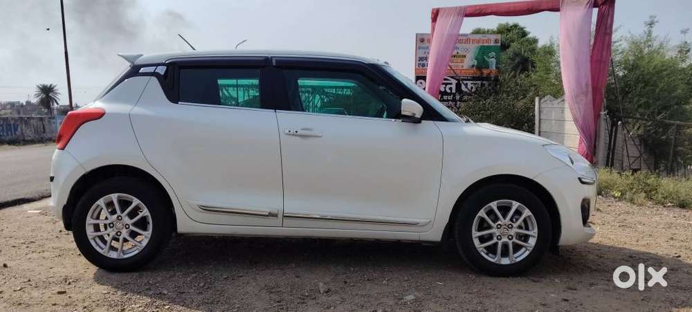 Maruti Suzuki Swift 2018 Zxi Plus, 2022, Petrol