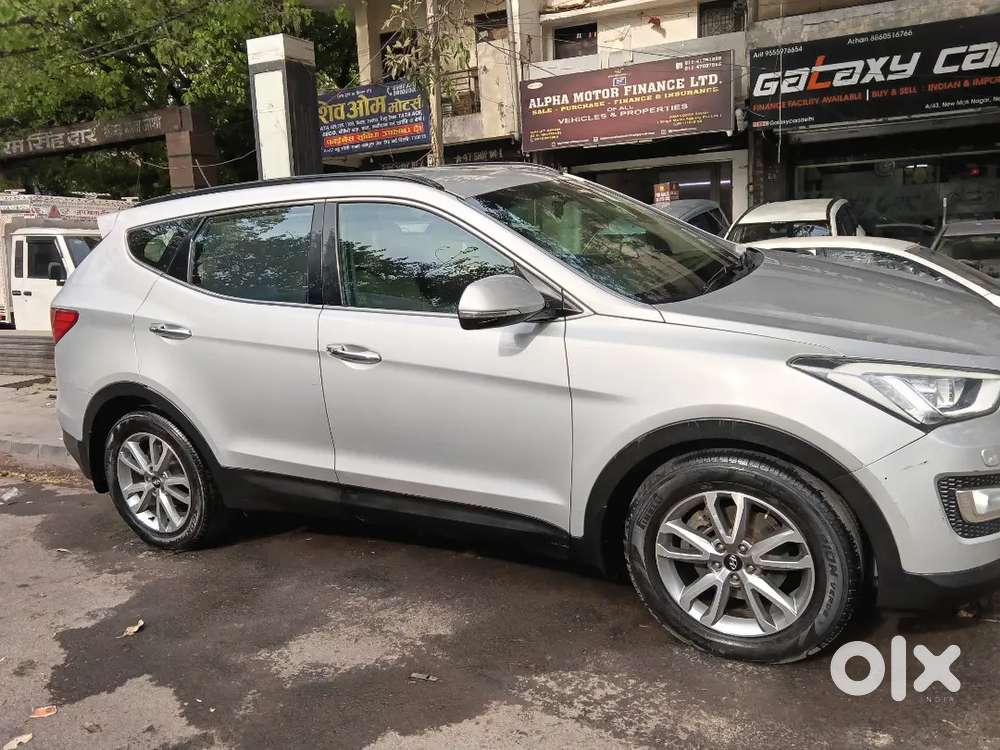 Hyundai Santa Fe 2015 Diesel 95079 Km Driven