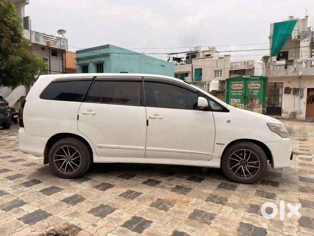 Toyota Innova 2013 Diesel Well Maintained