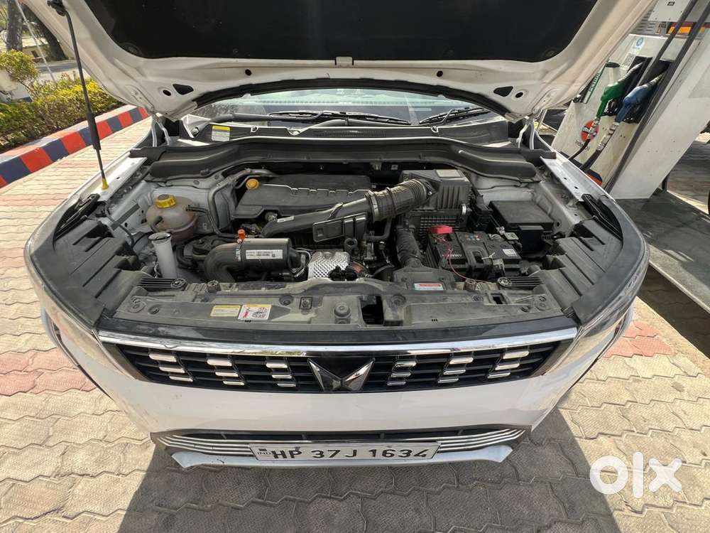 Hp37 1.5 Yr White Xuv 300 For Urgent Sale