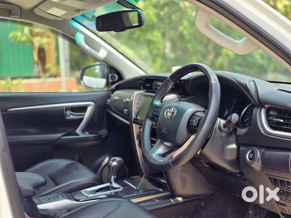 Toyota Fortuner 4x2 At 2.7 Petrol, 2022, Petrol