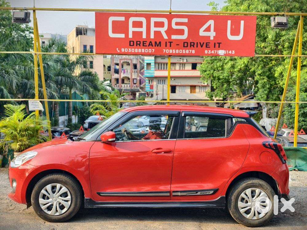 Maruti Suzuki Swift Vxi + Manual, 2023, Petrol