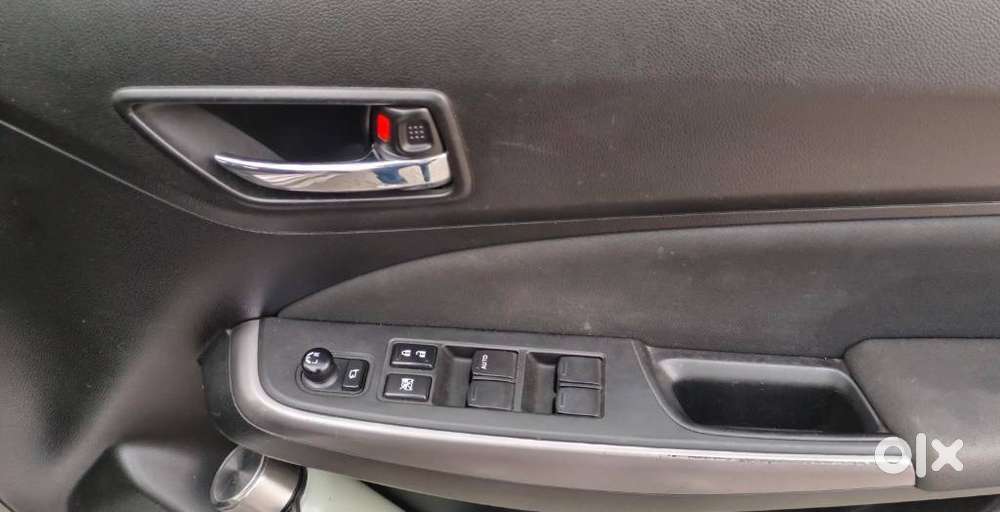 Maruti Suzuki Swift 1.3 Zxi, 2023, Petrol