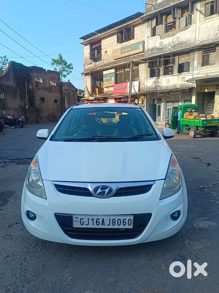I20 Magna Car