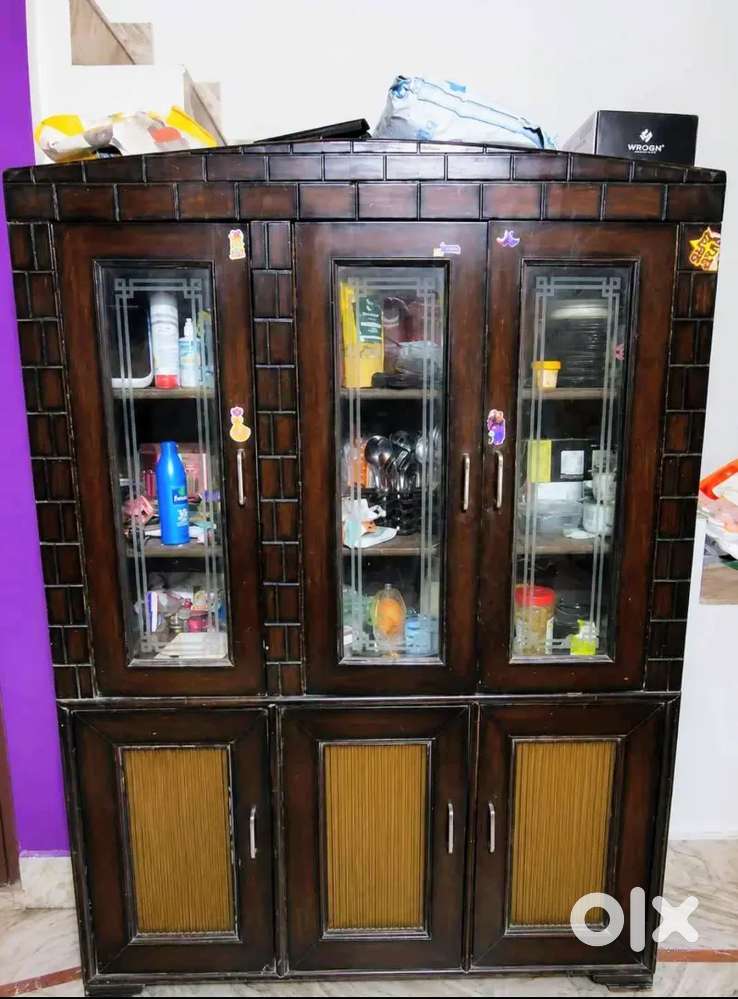 Wooden crockery cabinet / crockery storage unit for sell