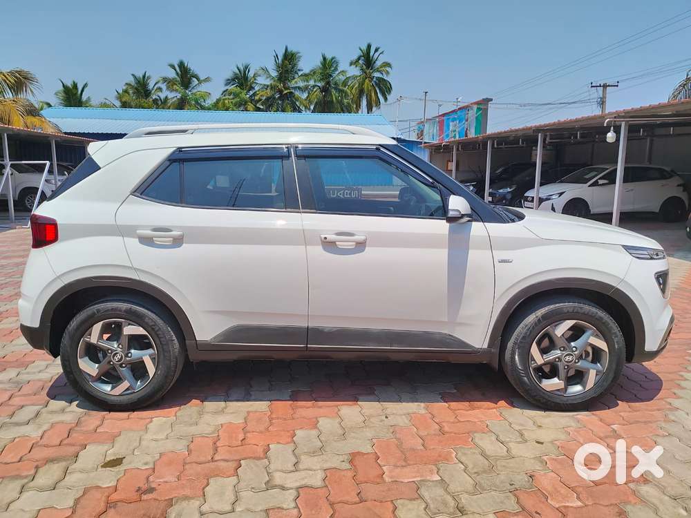 Hyundai Venue, 2021, Petrol