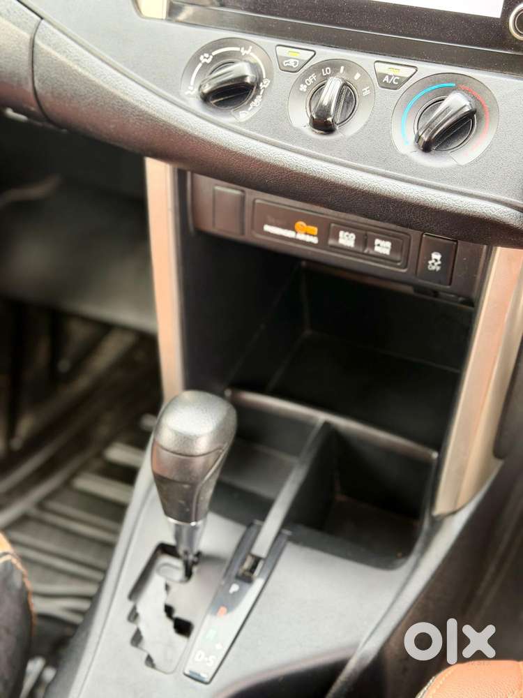 Toyota Innova Crysta [2020-ongoing] 2.7 Gx Mt 8 Str, 2021, Diesel