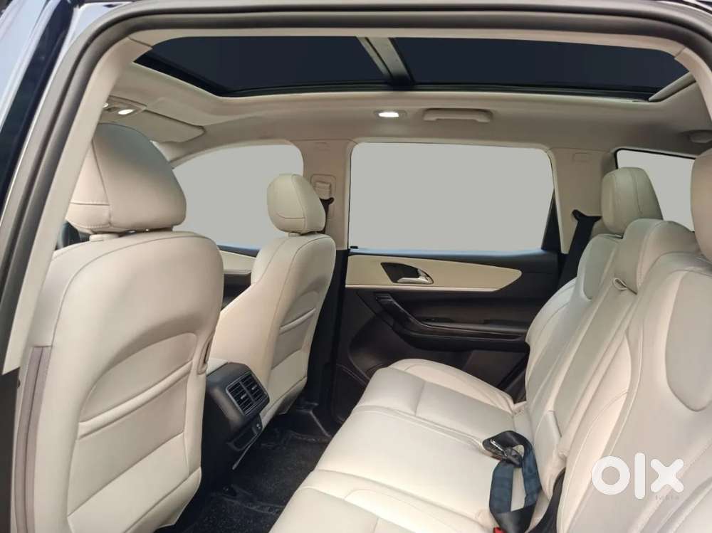Mahindra Xuv700 2.2 Ax 7 Diesel At Luxury Pack Str, 2024, Diesel