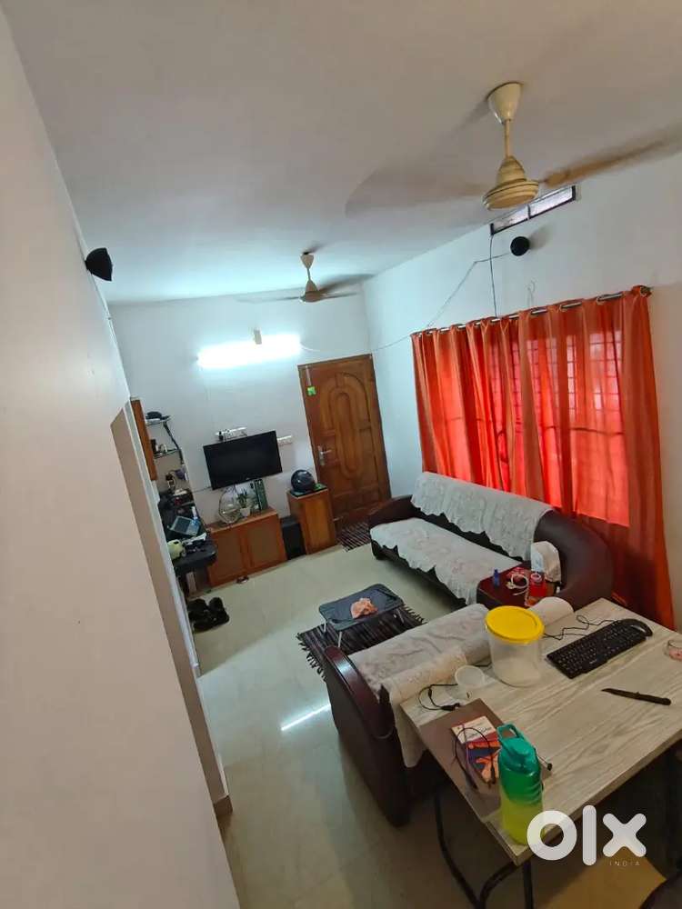 2bhk fully furnished Space available