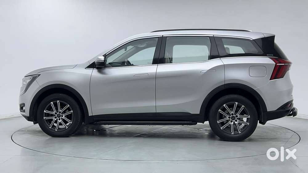Mahindra Xuv700 2.0 Ax 7 Petrol Mt Str, 2022, Petrol