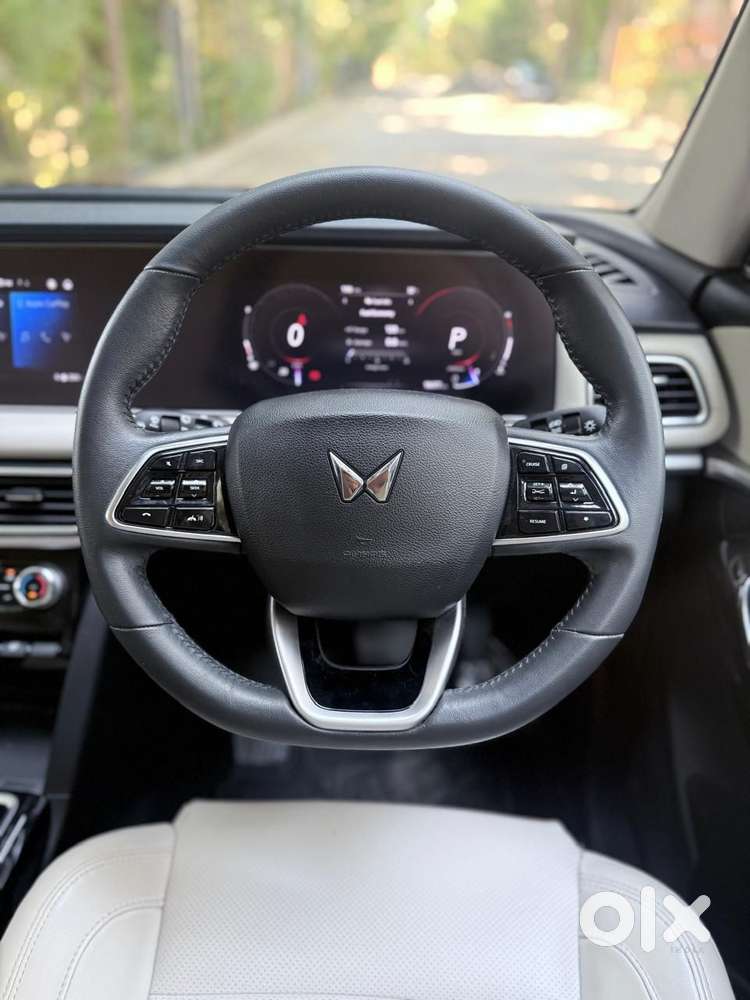 Mahindra Xuv700 2.0 Ax 7 Petrol At Luxury Pack Str, 2022, Petrol