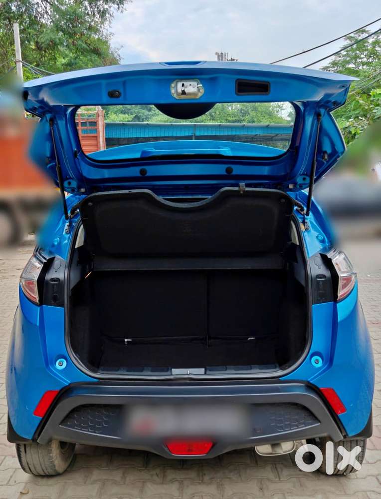 Tata Nexon Amt Xza Plus, 2018, Petrol