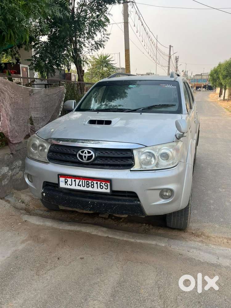 Toyota Fortuner 2011 Model