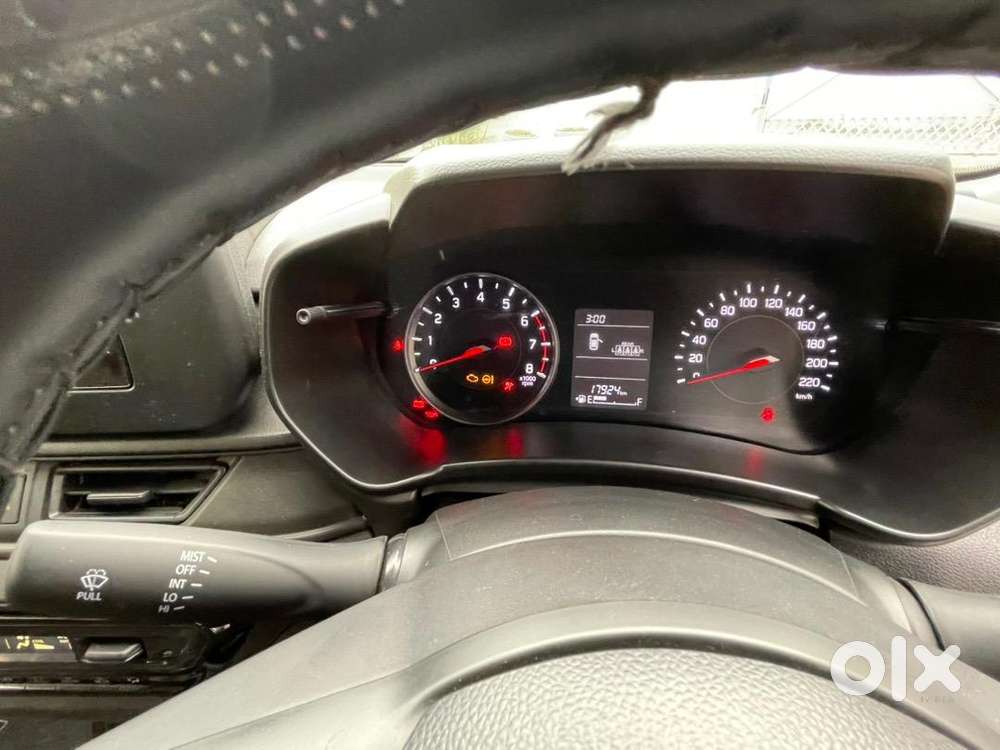 Maruti Suzuki New-gen Swift Petrol 18000 Km Driven