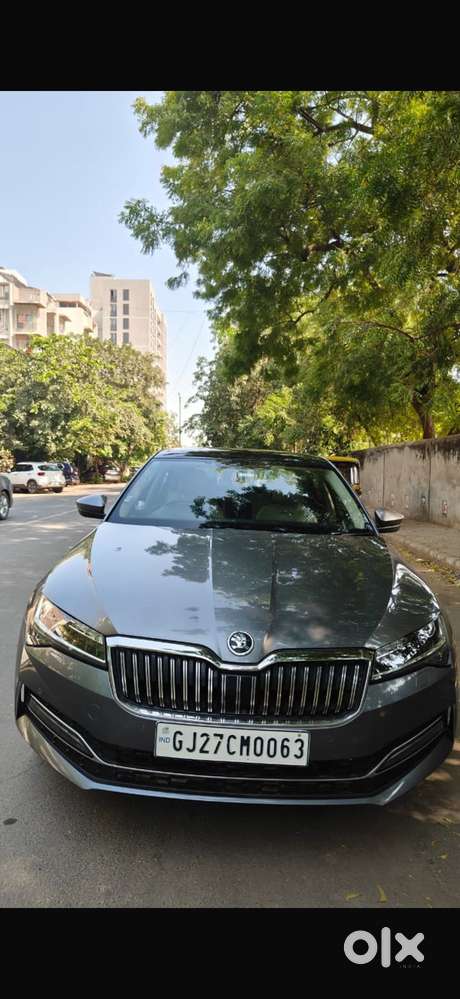 Skoda Superb 2.0 Tsi At L&k, 2022, Petrol