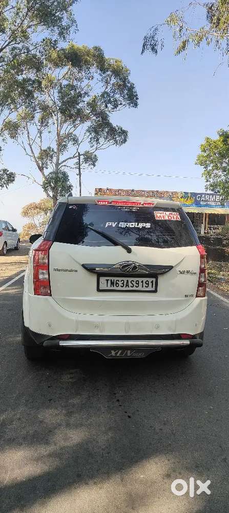 Xuv 500 W10 7 Seater