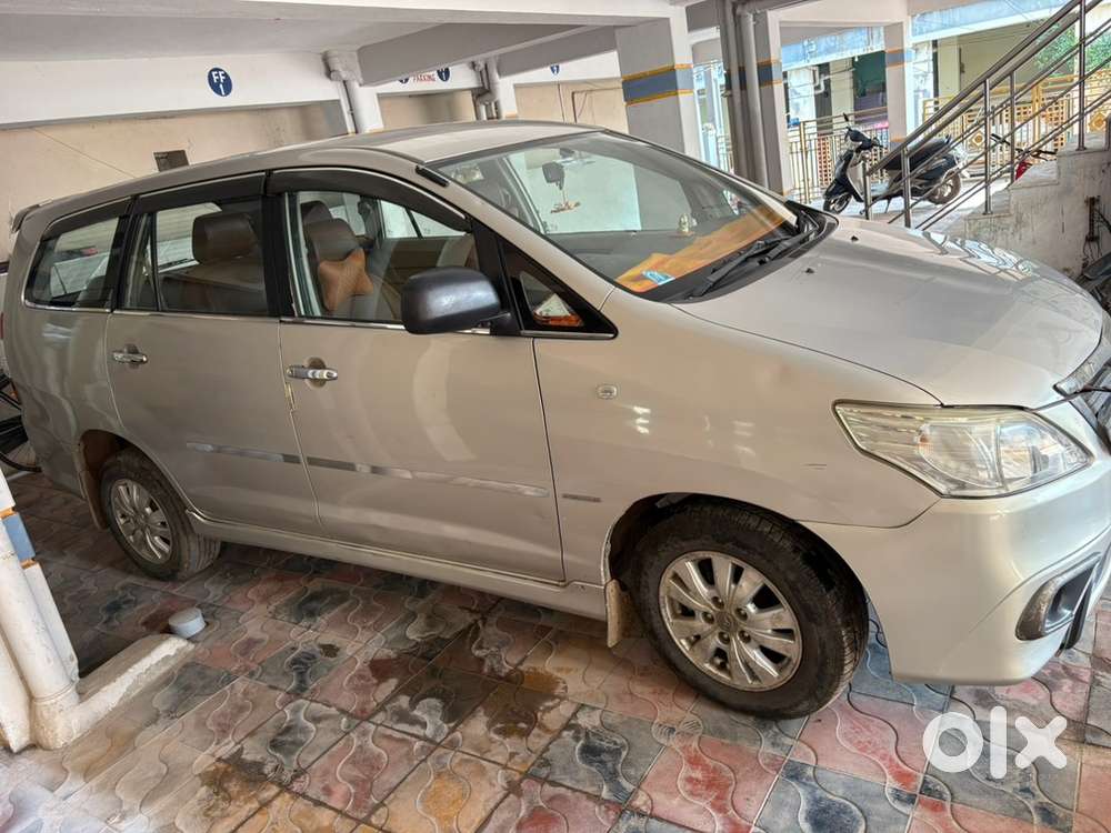Toyota Innova 2012