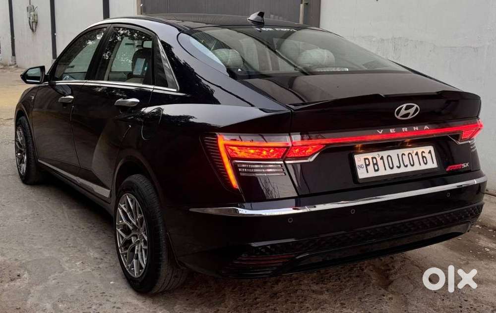 Hyundai Verna, 2023, Petrol