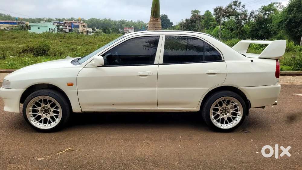 Mitsubishi Lancer 1.5 Glxi 2002 Model
