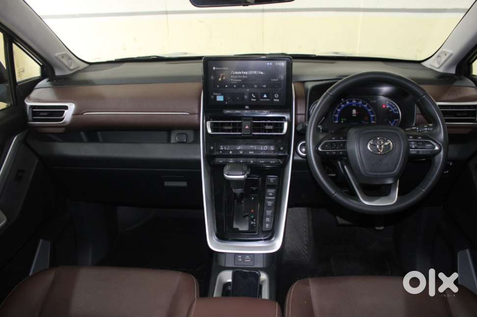 Toyota Innova Hycross 2.0 Zx Hybrid 7 Str, 2023, Petrol