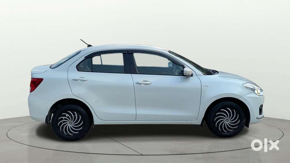 Maruti Suzuki Swift Dzire Amt Vxi, 2018, Petrol