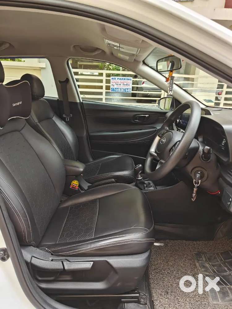 Hyundai I20 Sportz 2022 Diesel Manual With Complete Showroom Track.