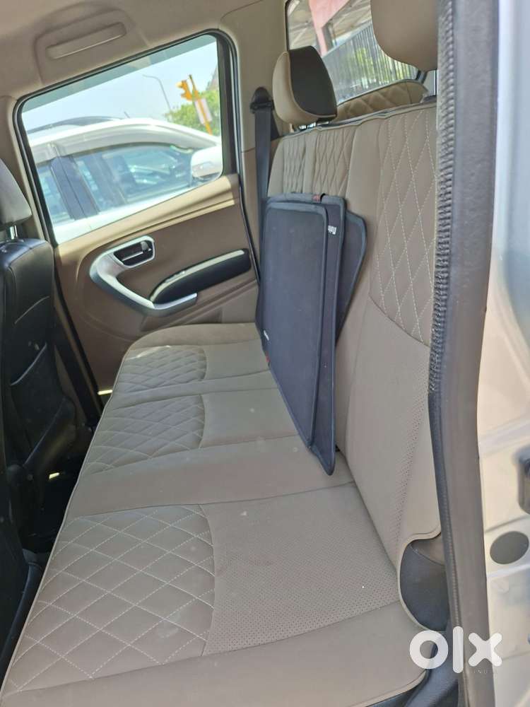 Mahindra Tuv 300 T10 Dual Tone, 2019, Diesel