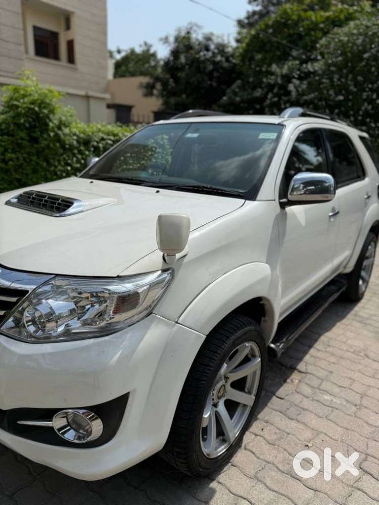 Toyota Fortuner 3.0 4x4 Manual, 2011, Diesel