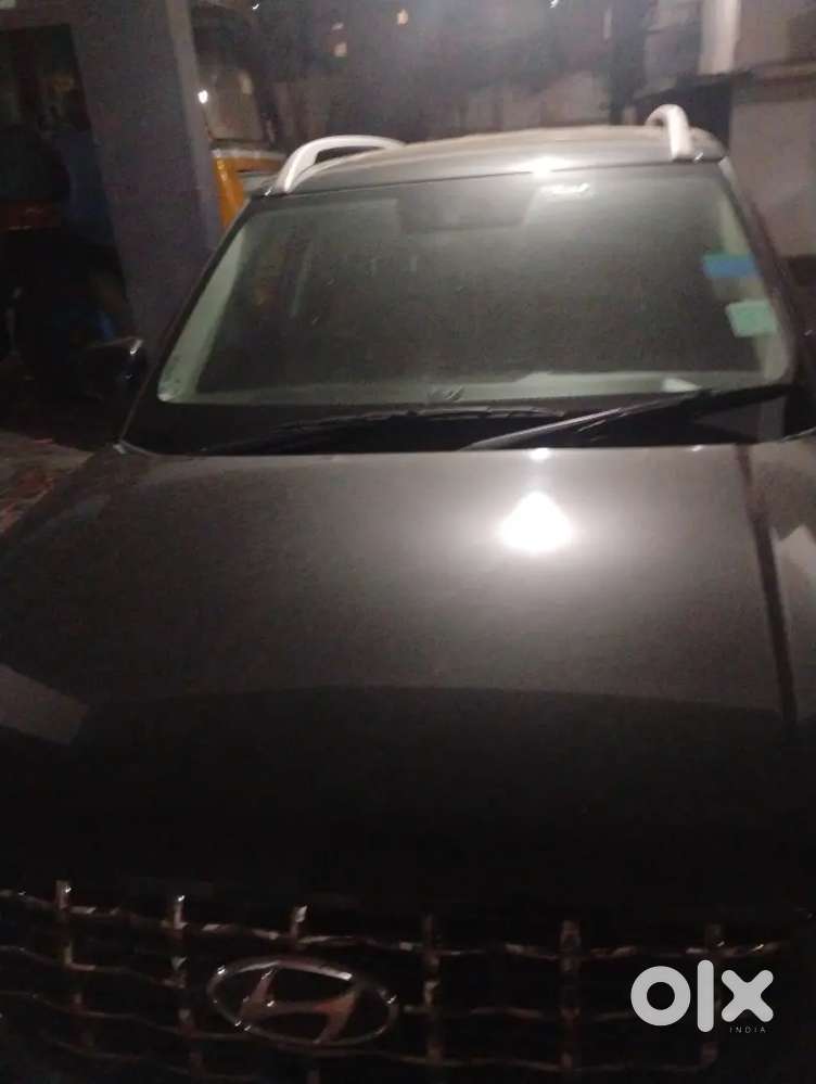 Hyundai Venue 2020 Nov Registration Petrol 68k Km Driven, Kl 52 Regist