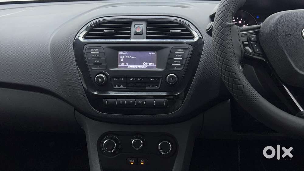 Tata Tigor Xza, 2018, Petrol
