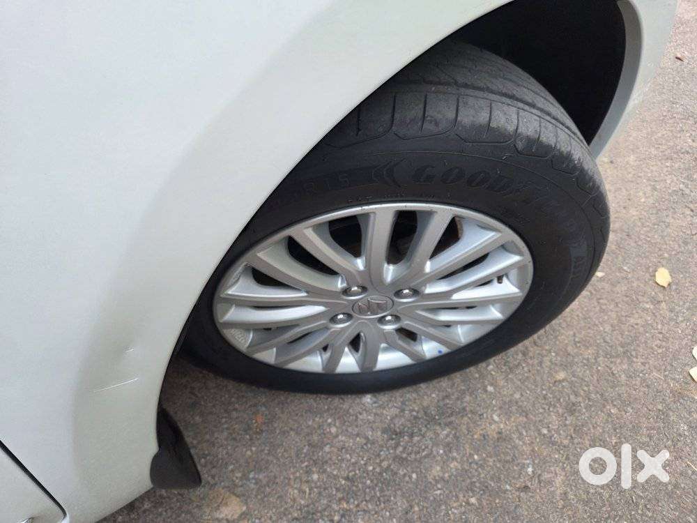 Maruti Suzuki Swift Dzire Zxi + Mt, 2018, Petrol