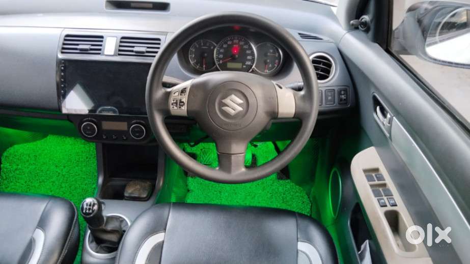 Maruti Suzuki Swift Dzire Zxi, 2011, Petrol