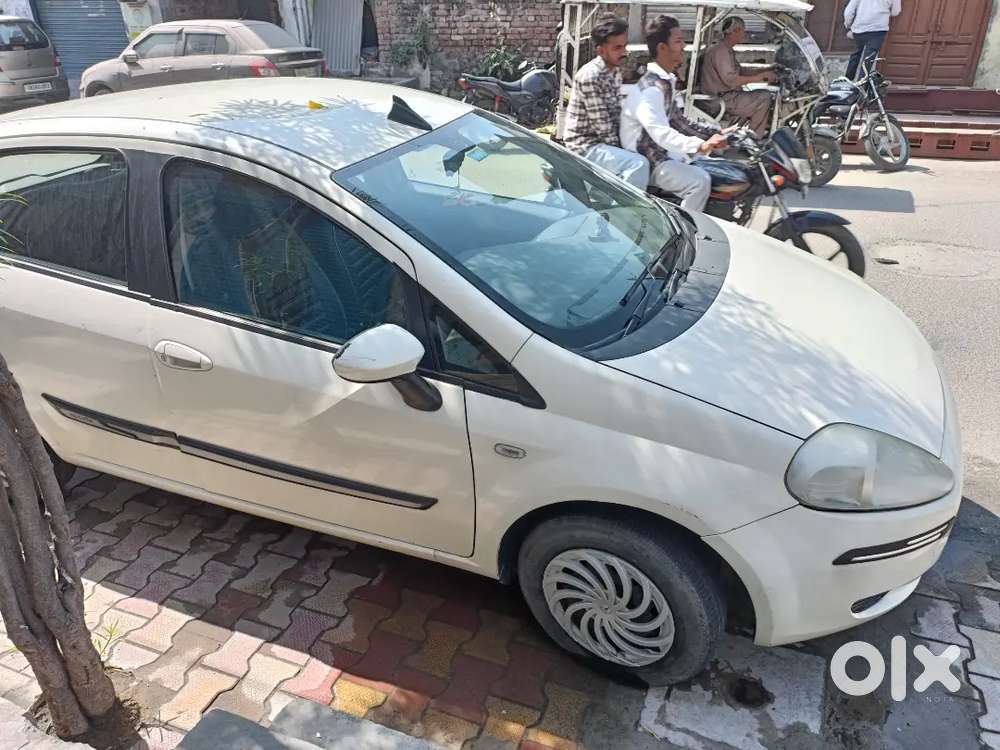 Fiat Punto 2011 Petrol 51000 Km Driven (family Car)