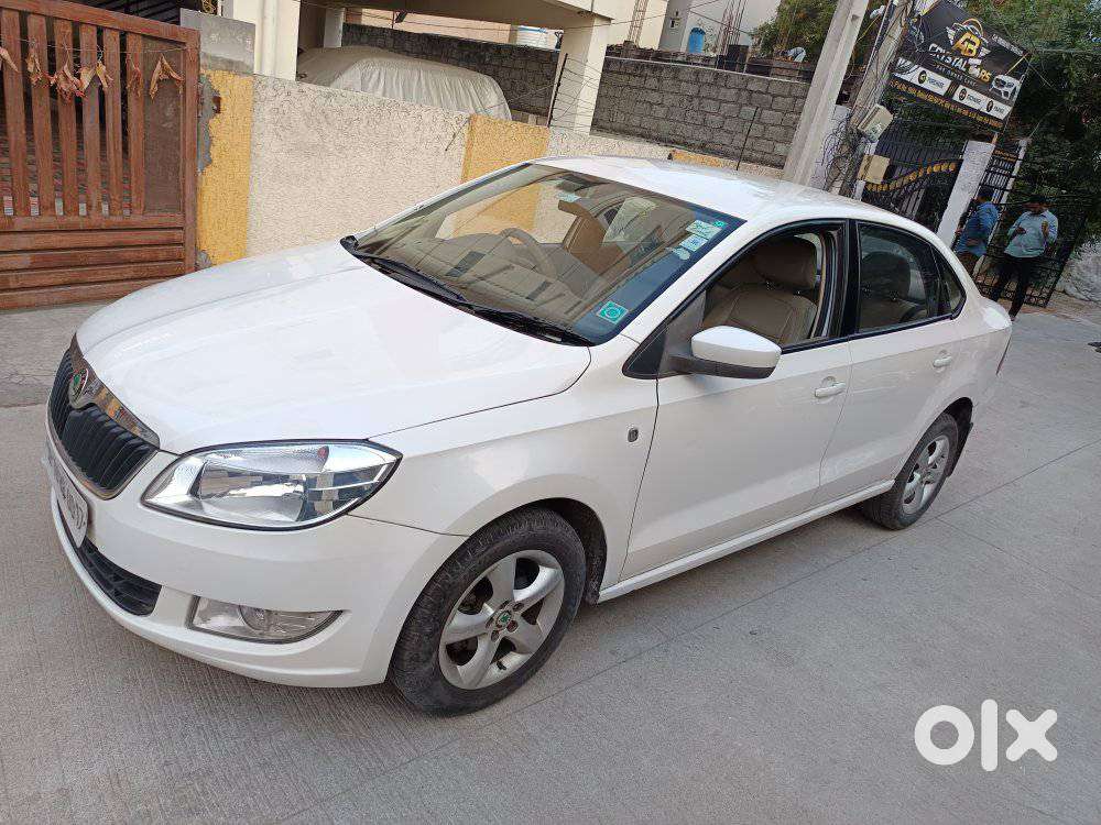 Skoda Rapid Elegance 1.6 Tdi Cr Manual, 2012, Diesel