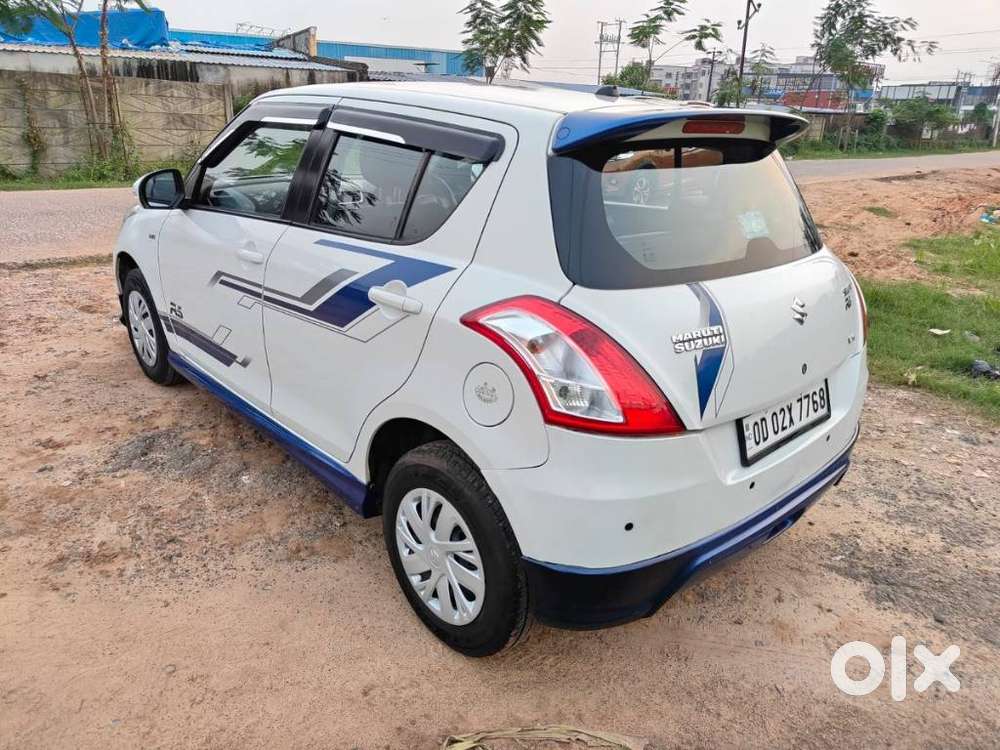 Maruti Suzuki Swift Vxi Optional, 2016, Petrol