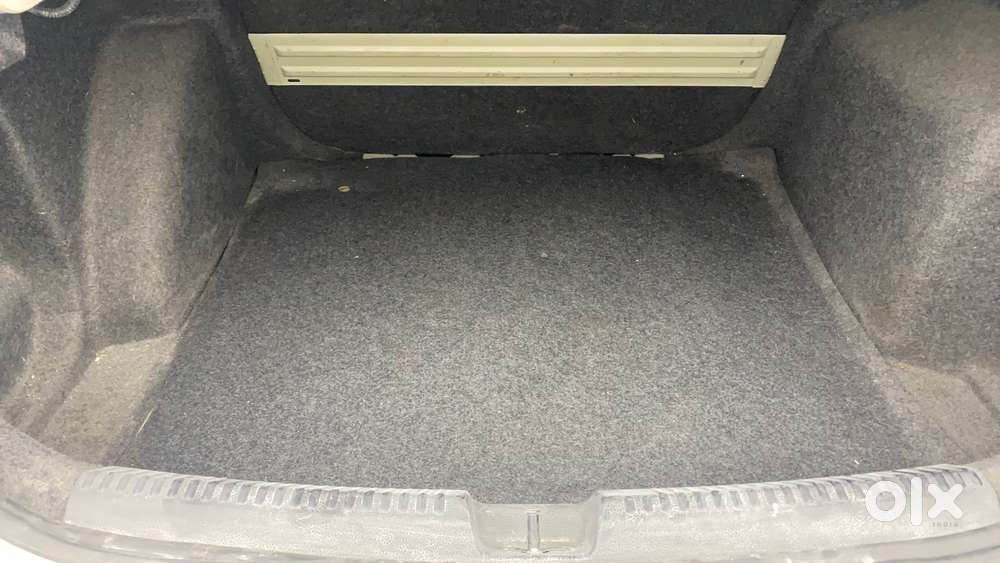 Volkswagen Vento 2010-2013 Petrol Highline, 2013, Petrol