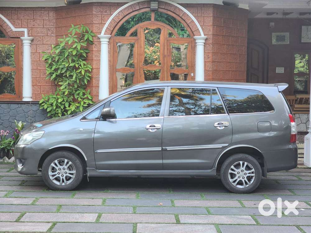 Toyota Innova 2.5 G (diesel) 7 Seater Bs Iv, 2012, Diesel