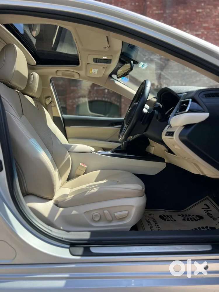 Toyota Camry Hybrid, 2022, Petrol