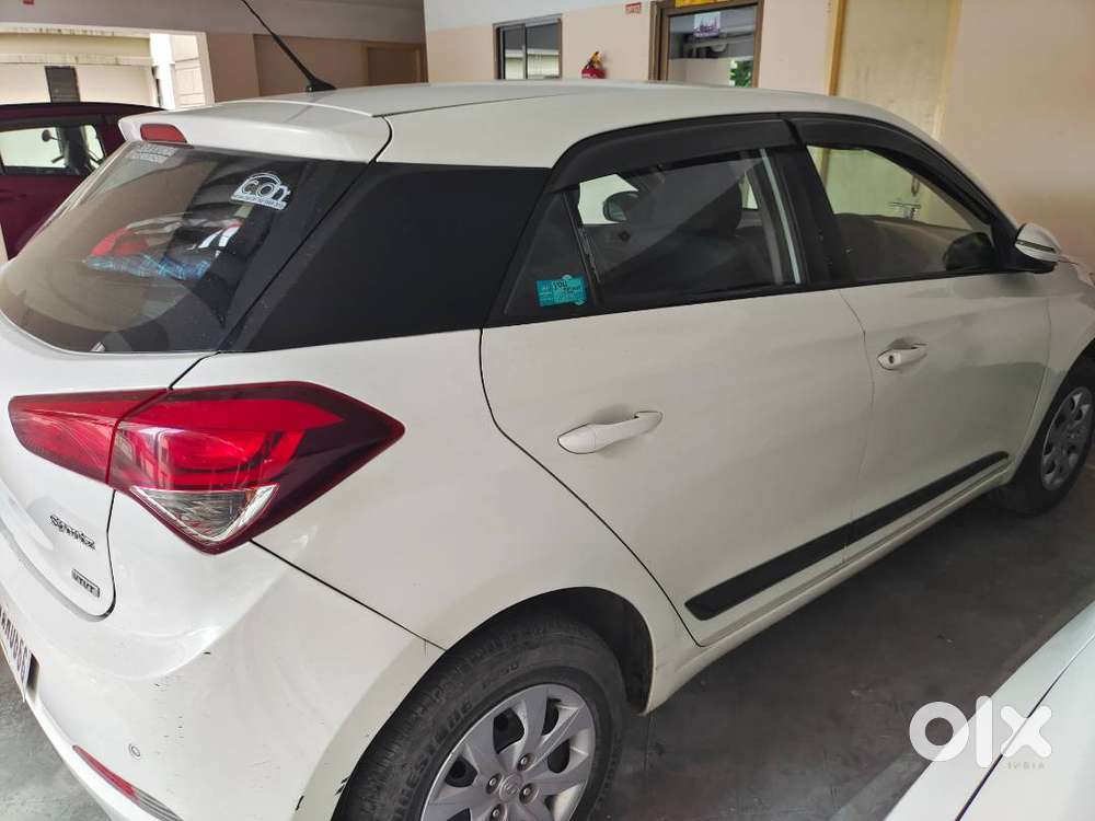 Hyundai I20 Sportz Petrol 2016  1st Owner  64,000 Km  Excellent Con