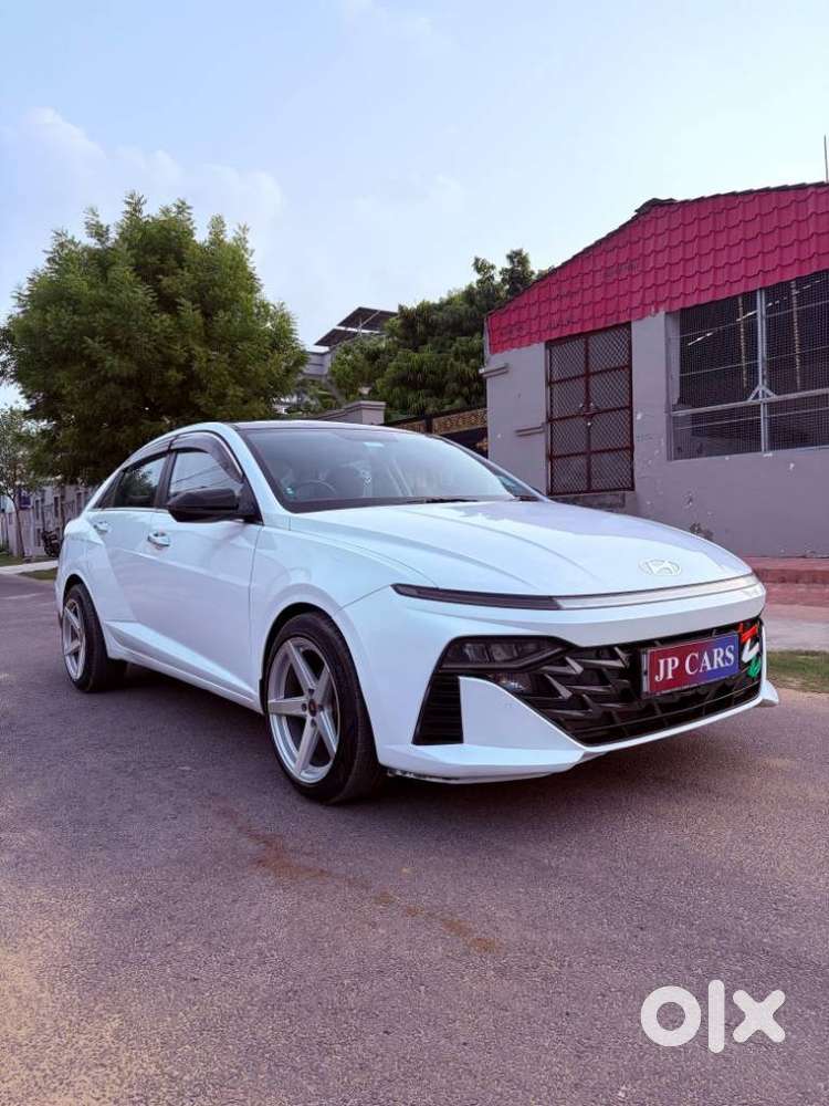 Hyundai Verna 1.5 Mpi Mt Sx (o), 2023, Petrol