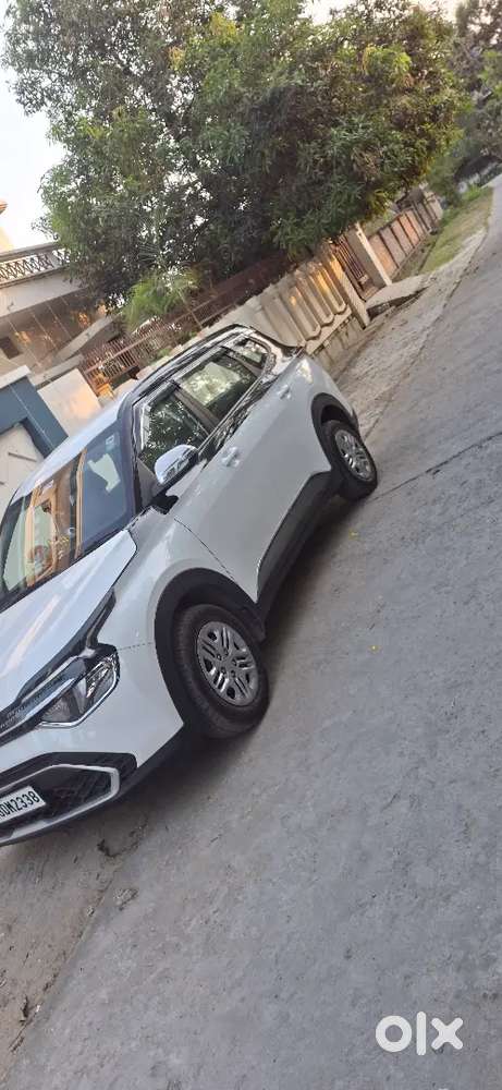 Kia Carens Prestige Petrol 2025 Manual