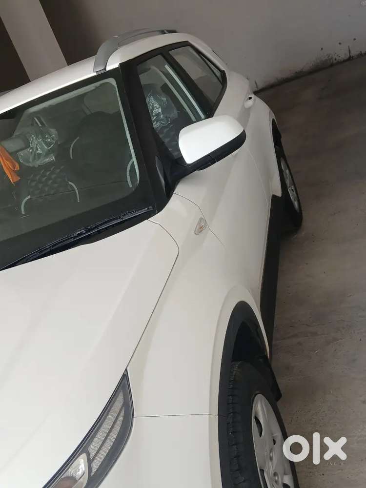 Hyundai Venue 2021 Petrol 21770 Km Driven